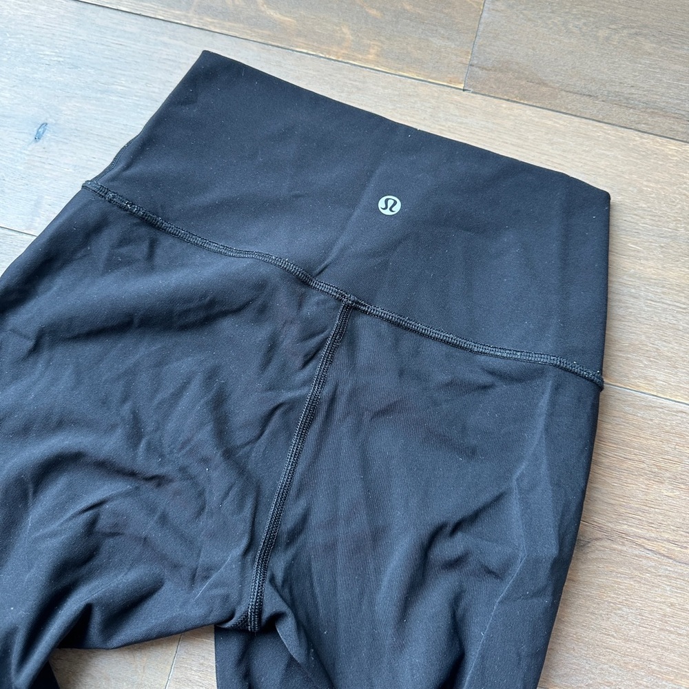 Lululemon leggings wunder under in black - slight pilling
